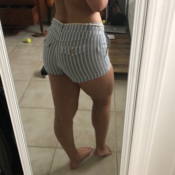 Striped Beach Shorts with String Belt - Picture 4 of 5